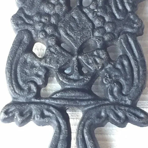 Small Cast Iron Metal Trivet Wall Hanging Decor Spoon Rest Floral Flower Vintage - Picture 4 of 12